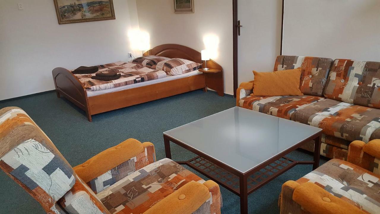 Apartman Nove Hrady Exteriör bild